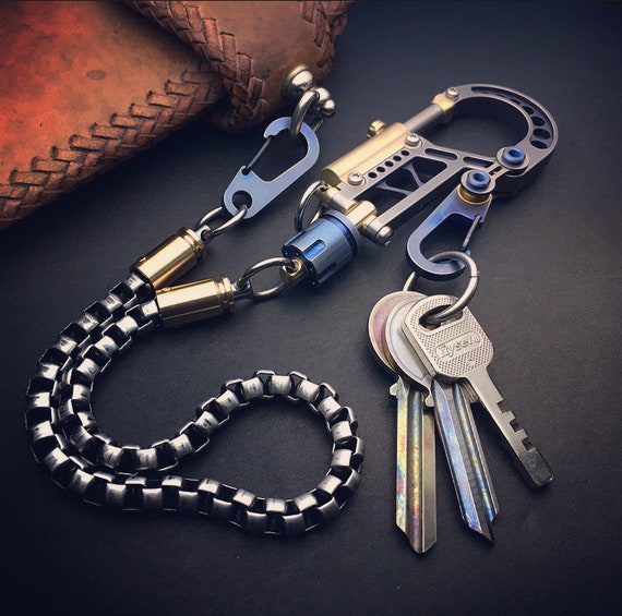 Top Game / The gunman Ti-Bolt Carabiner Walletchain