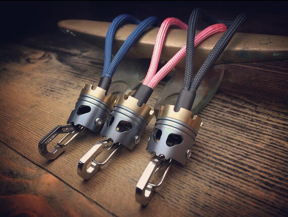 The Puto Rey Skull Piston Bob / Keychain -Walletchain