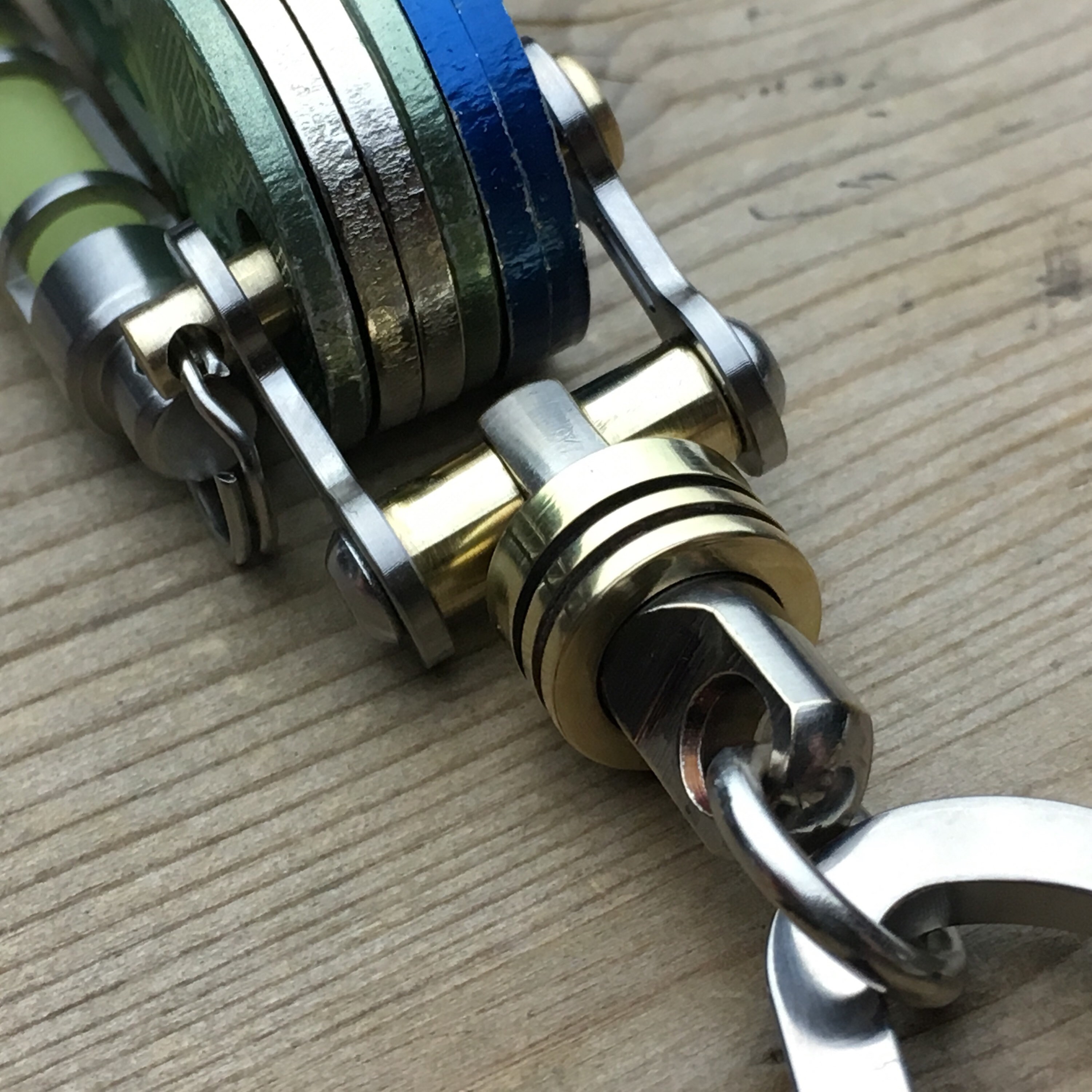 Edc Keychain / Swivel TiBikeLink Locator1B