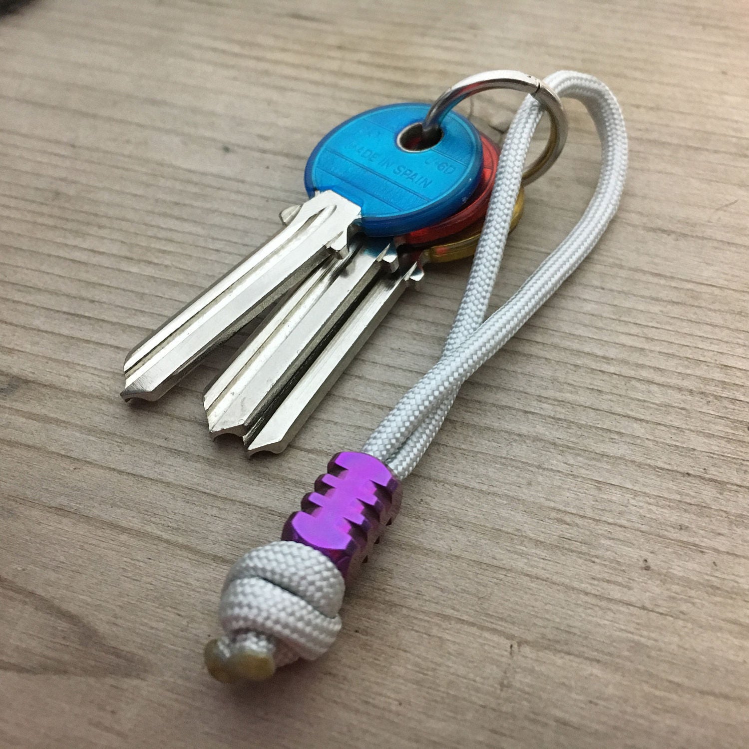 Knife landyard bead Titanium