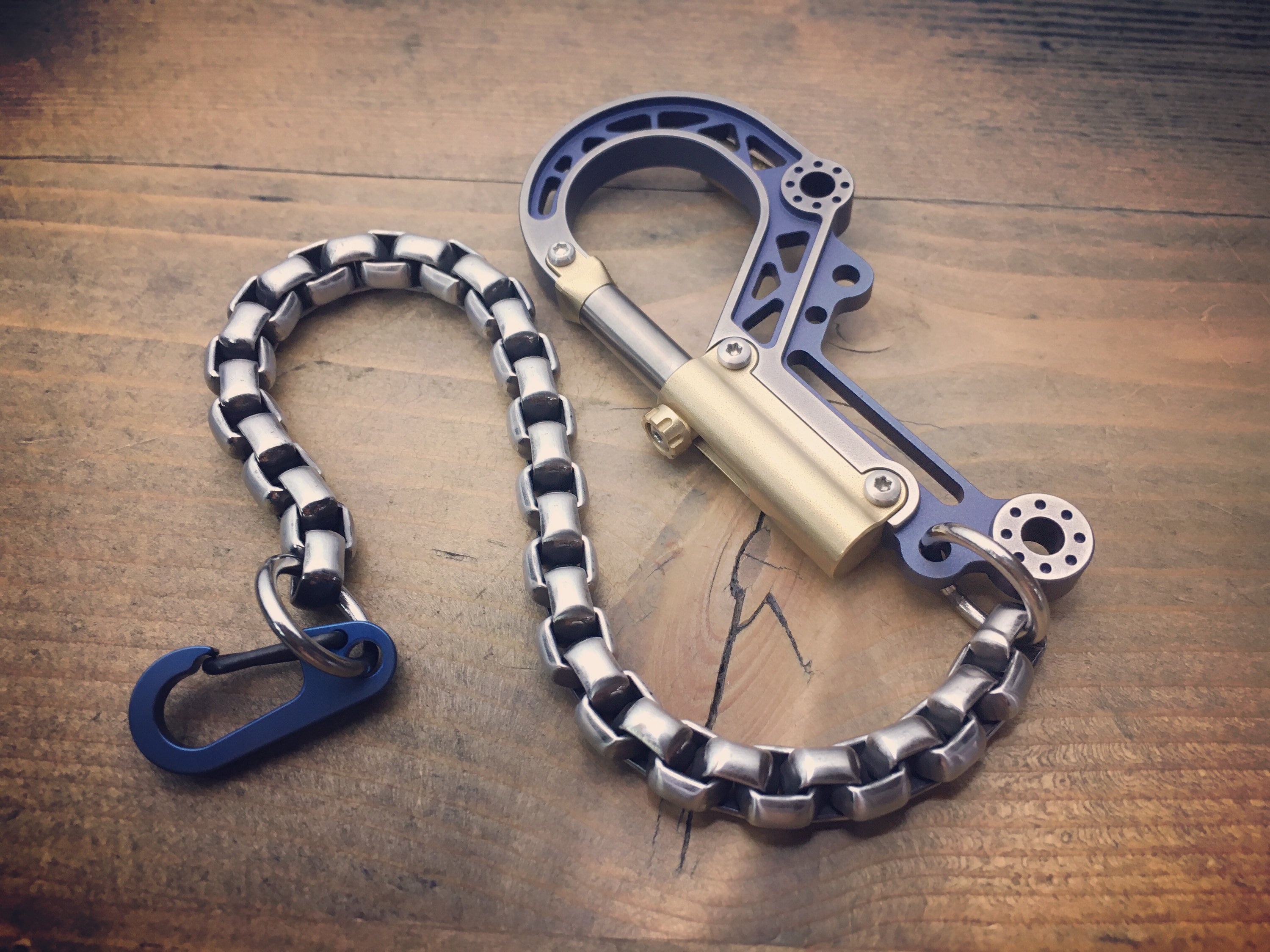 The Biker / Customized Version Bolt-Carabiner V-II with Samall Walletchain  / Anodized Blue