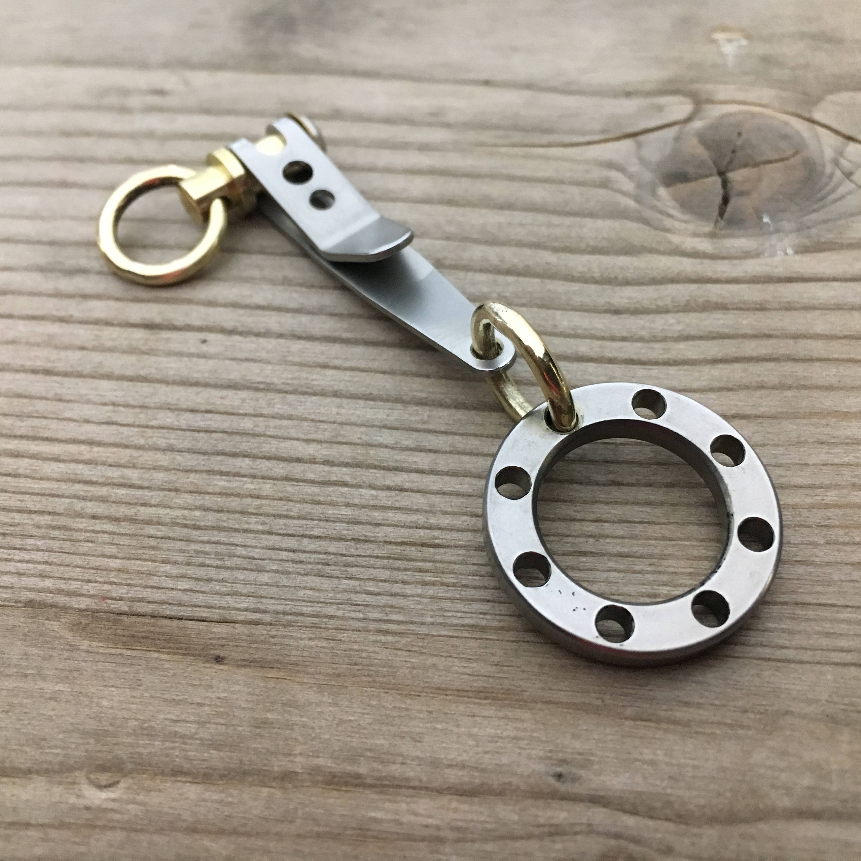Suspension Clip Key Ring Titanium distributor