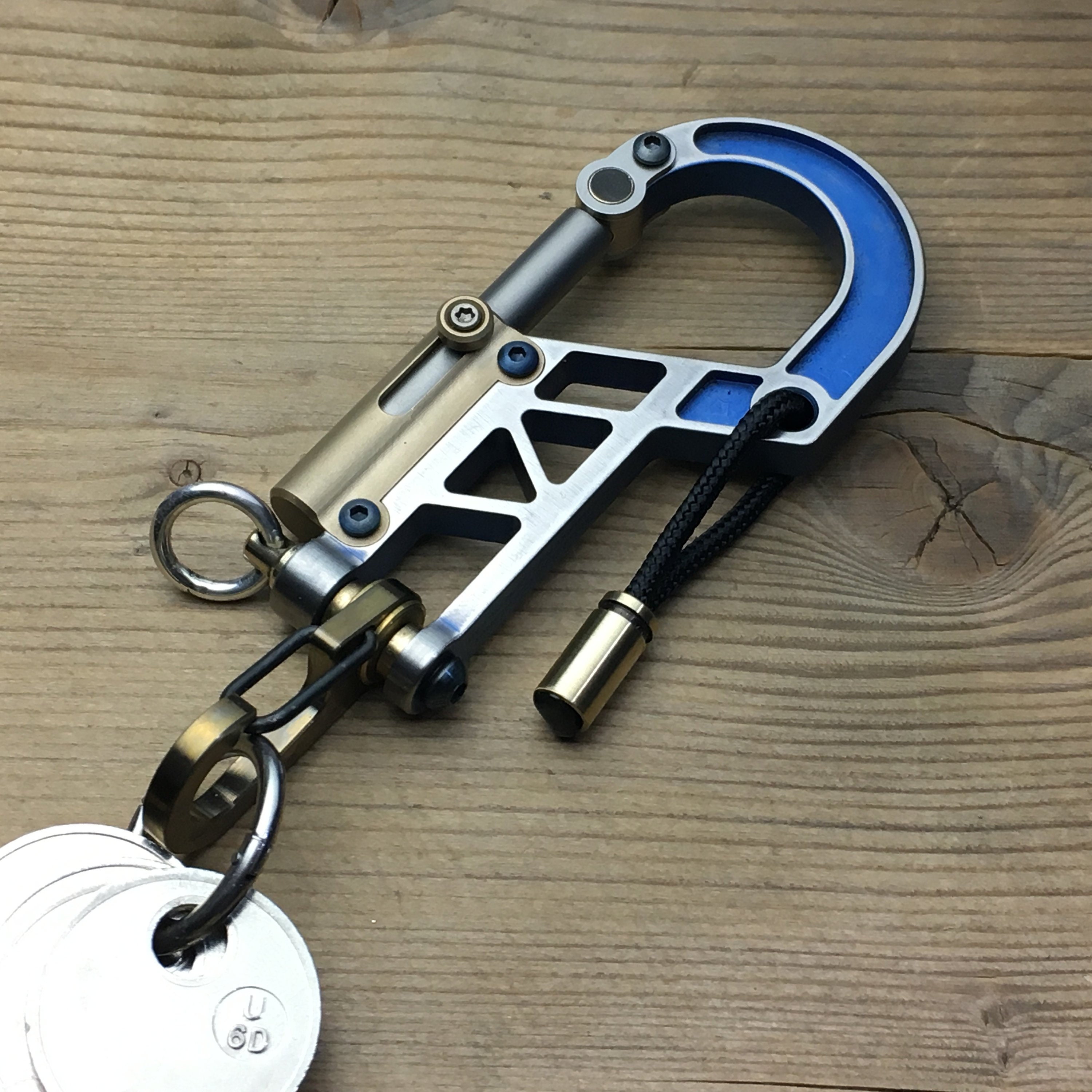 Edc Key Carabiner Keychain / The Bolt Carabiner / Titanium / MOD
