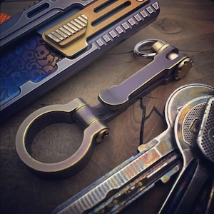 Pocket keychain suspension clip / Custom version