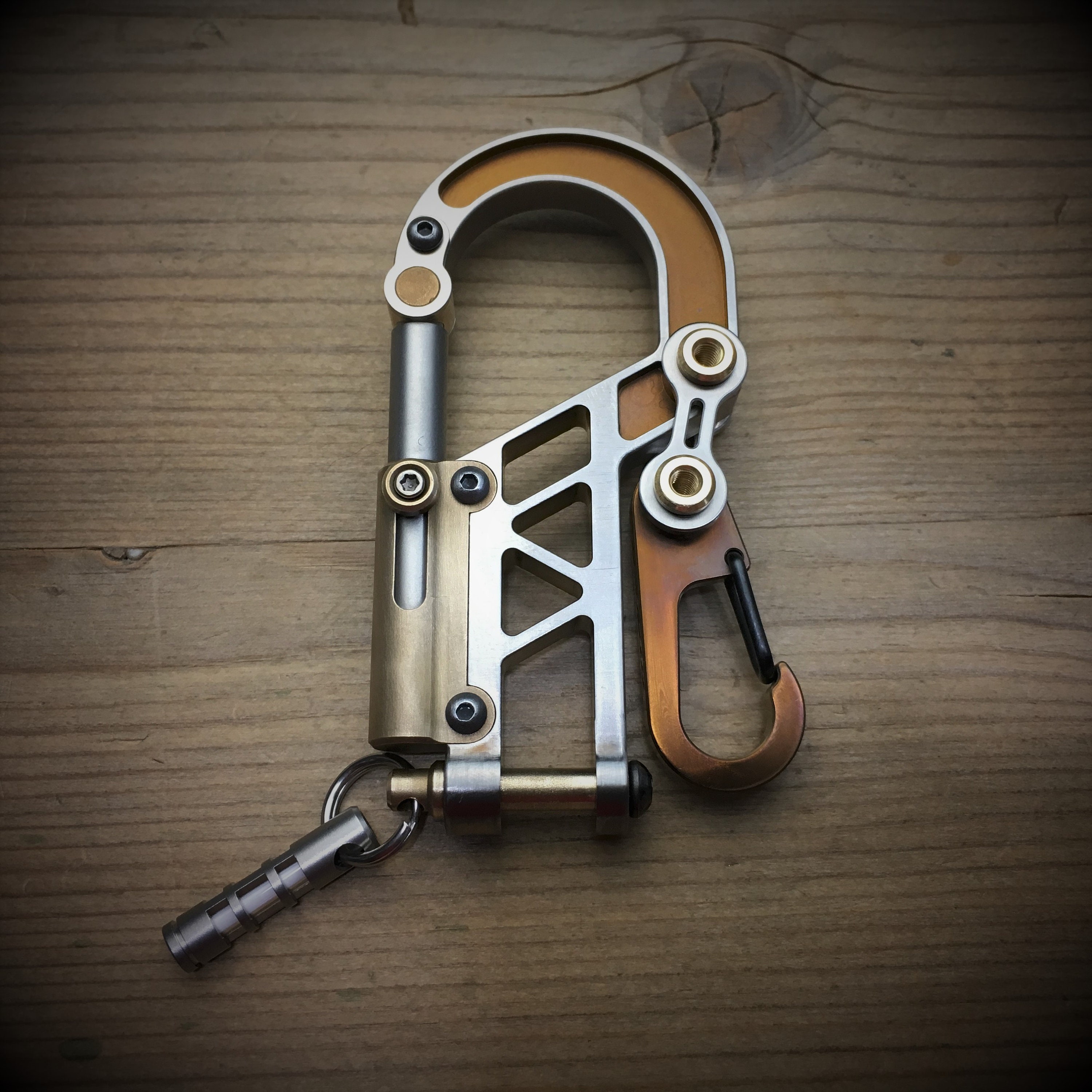 Edc Titanium Key Carabiner, The Bolt Carabiner / MOD