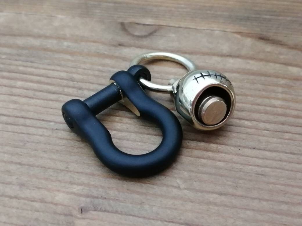 Rotating Pumpkin shackle keychain