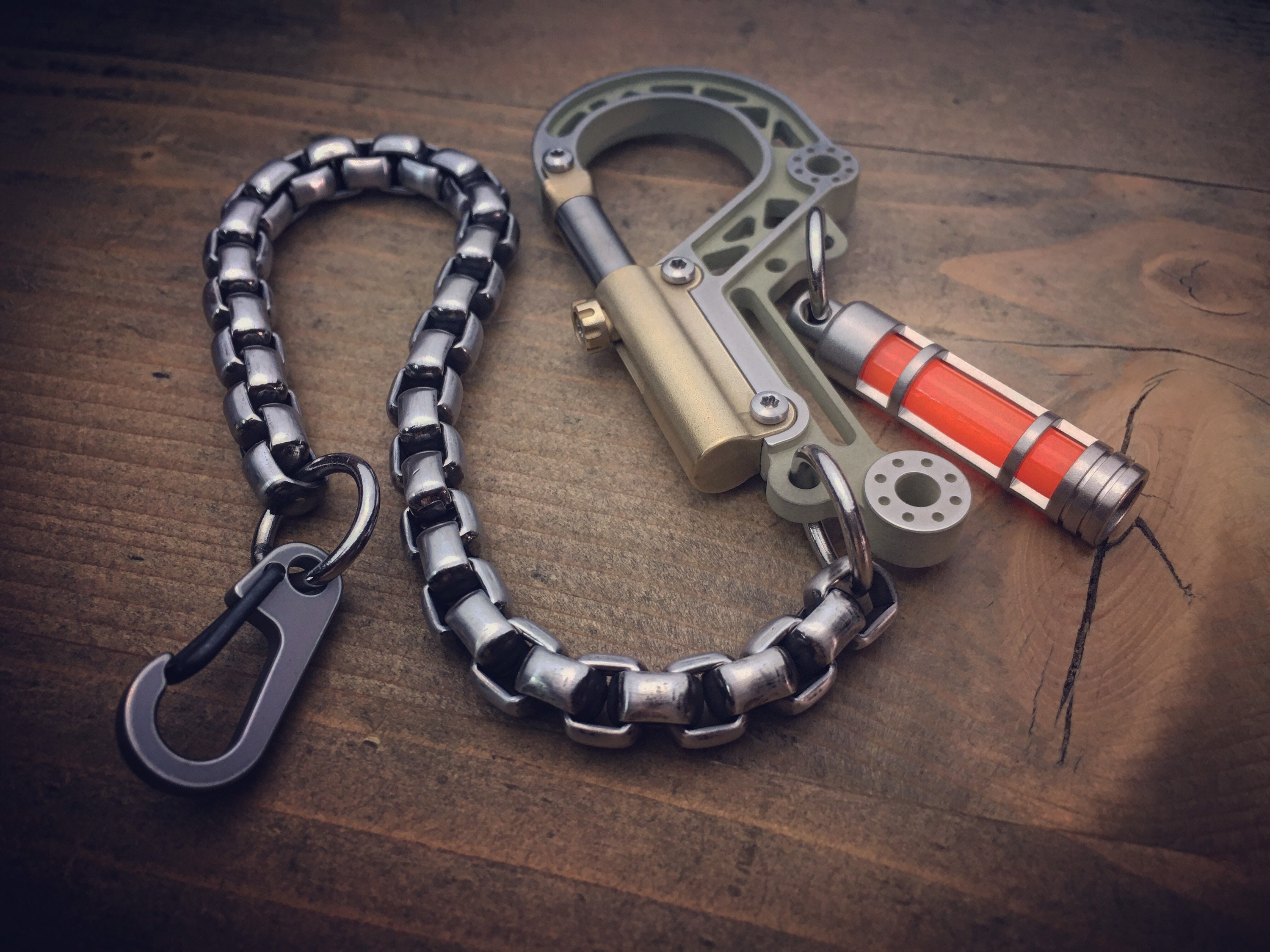 The Combat. Customized Version One-Off Bolt-Carabiner V-II with Walletchain  and GITD lamp locator