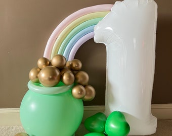 Lucky One Balloon Display Kit | One lucky Dude Balloons | Irish Birthday Party | One Lucky Lady Birthday | Shamrock Balloons | Green and Gol