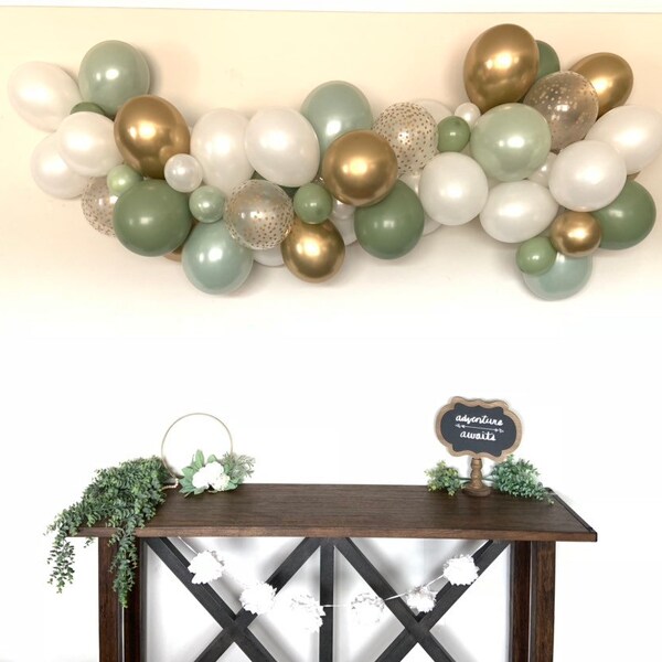 Ghirlanda di palloncini verde salvia e bianchi / Decorazioni per addio al nubilato con salvia ed eucalipto / Baby shower verde / Ghirlanda di palloncini tropicali con coriandoli dorati