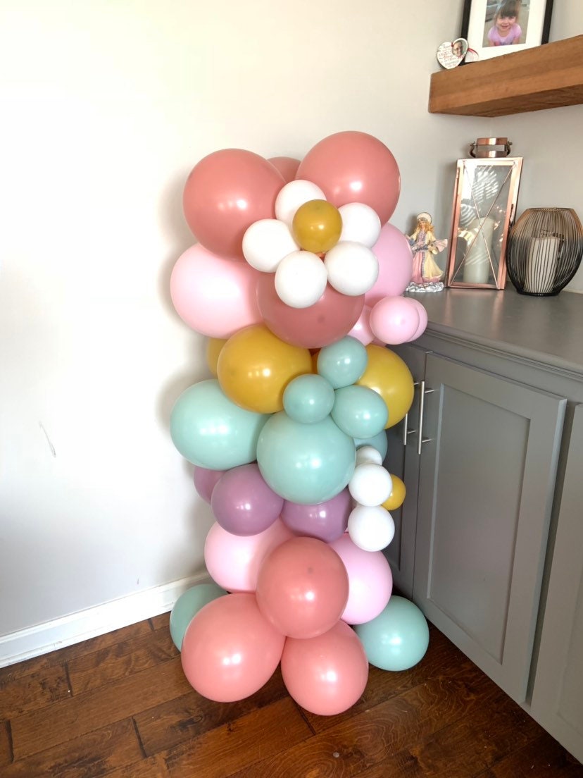 Pastel Daisy Balloon Garland