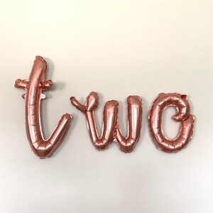 Dos globos de oro rosa / Globos de letras de guión de oro rosa / Estandarte de silla alta de oro rosa / Globos de segundo cumpleaños / Letras de globos personalizadas