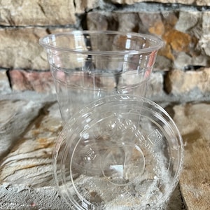 Bicchieri di plastica trasparenti con coperchio / Bicchieri di plastica da 16 once / Bicchieri di plastica per bomboniere / Bicchieri di plastica vuoti con coperchio / Bicchieri per feste di compleanno