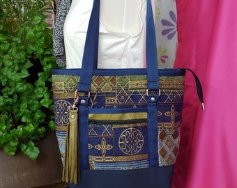 Styling Tote ( Med) ~( By Cindy's Creative Bags VT ) ~Handmade in VT~Zippered Closure~