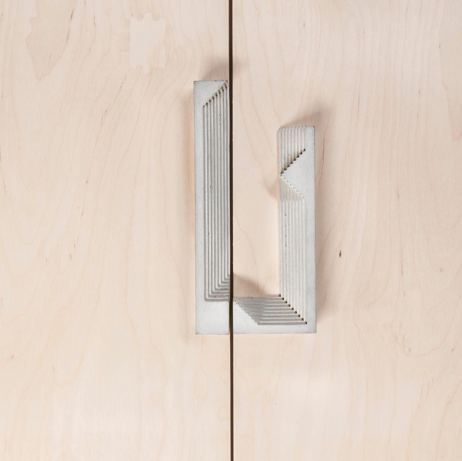 Poignée en Béton Gris #3 Grande Garde-Robe Poignées Architectural Cabinet Hardware Mirage Collection