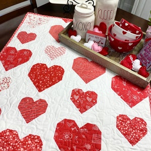 Falling in Love Mini Quilt By Lindsey Weight of Primrose Cottage Quilts - PAPER Pattern PCQ-026