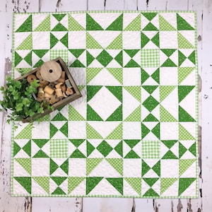 Lucky Charm Table Topper - PDF Pattern