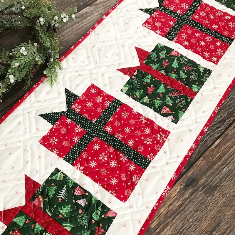 Quilted Christmas Table Runner - Etsy