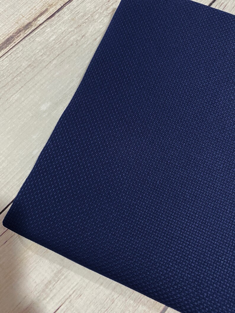 1 FAT QUARTER Navy #3169 Aida 14 Count