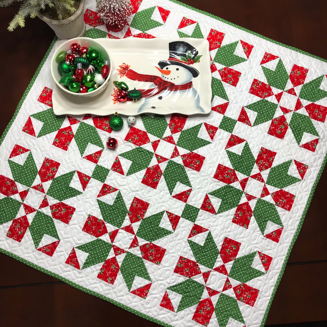 Peppermint Christmas Table Topper - PDF Pattern - Etsy