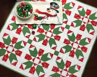 Peppermint Christmas Table Topper - PDF Pattern