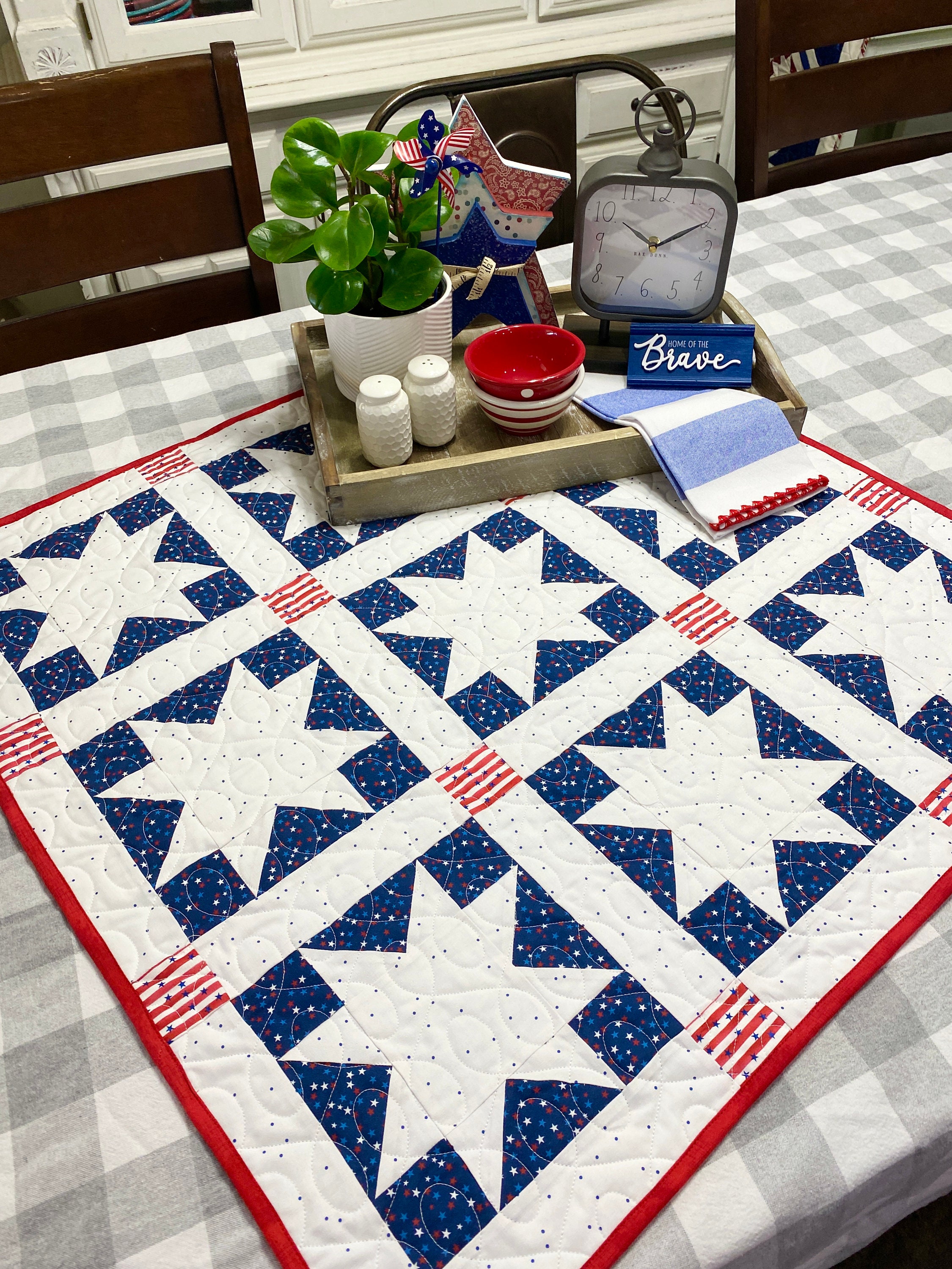 Luminescent Table Topper Pattern - PDF Pattern