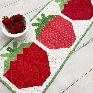 Strawberry Table Runner - PDF Pattern