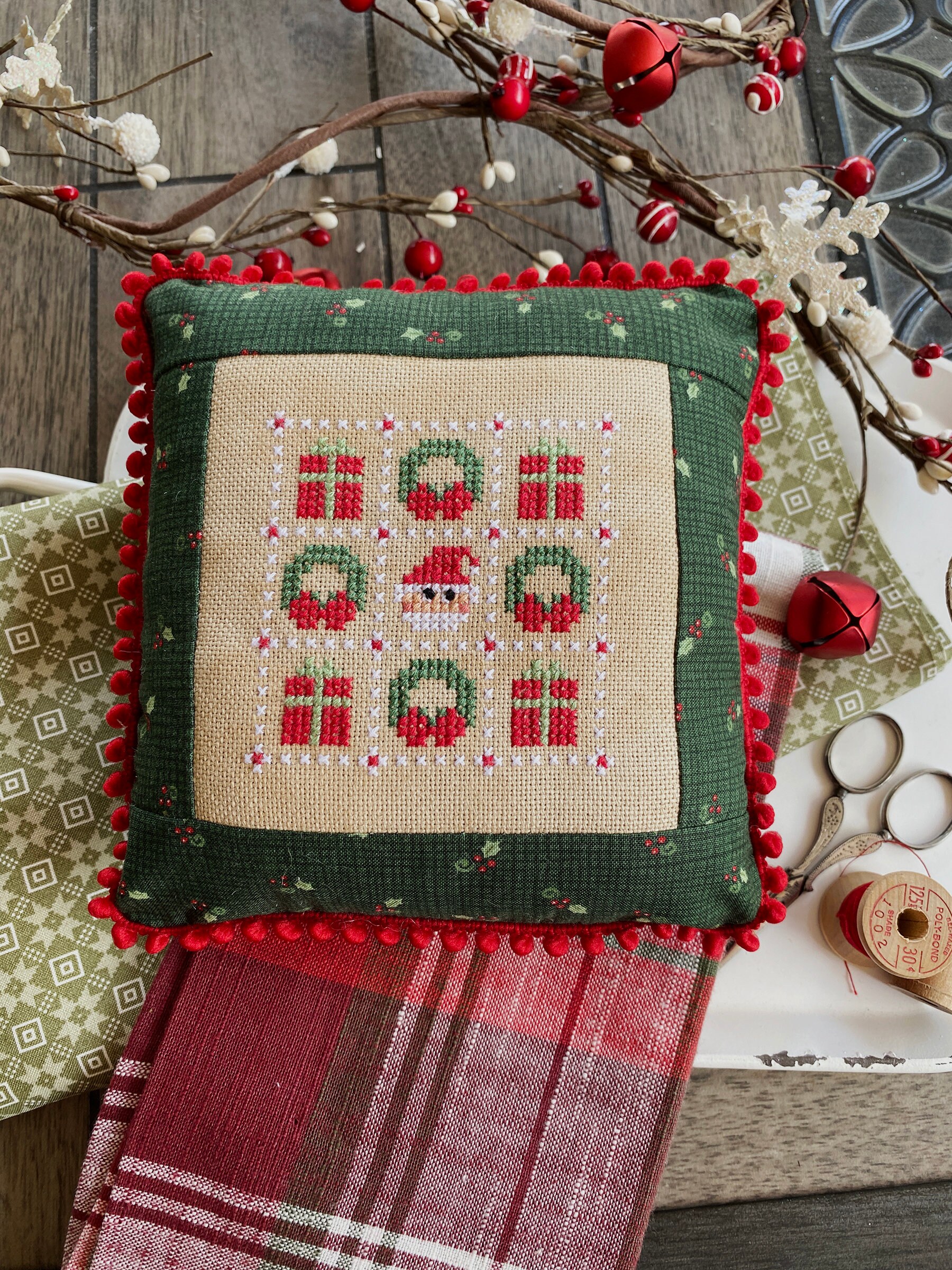 December Nine Patch (Lindsey's Nine Patch Series) PDF Pattern