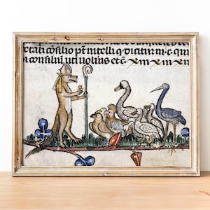 Puede incluir: Una ilustración medieval de un zorro con un sombrero de obispo y un bastón, rodeado de un grupo de pájaros, incluyendo un cisne y una garza. El texto sobre la imagen dice "ctah öhilo pt metih qoinam c.qn lauhilui uaiuohins cta im im in"