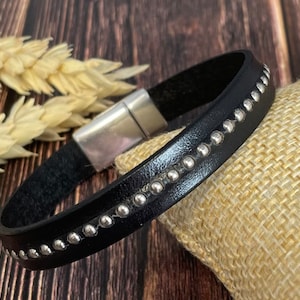 Black men's leather bracelet "Stan", studded leather and magnetic clasp