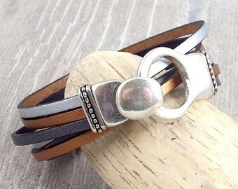 Leather bracelet 3 bands silver copper clasp silver buckle