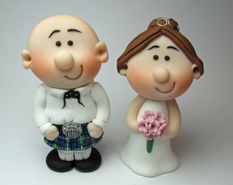 MINI Scottish  Bride and Groom Wedding Cake Topper,  Mini Budget Wedding Cake Topper, Personalised - customise hair, flower and tie colours