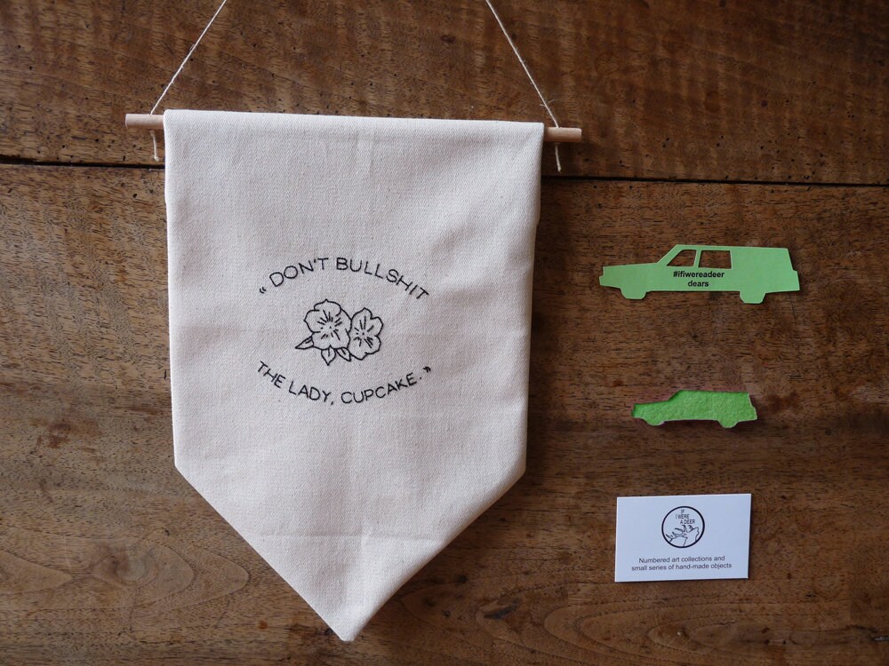 Fanion Brodé, Affiche Brodée, Citation Six Feet Under - Décoration Murale, Bannière Poster Home Swee