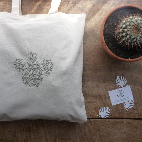 Cacti in cactus : Patterntote #4 - Hand-embroidered cotton tote bag - green lawn and fuchsia