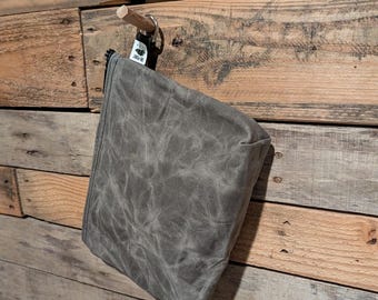 Waxed Canvas Zipper Pouch