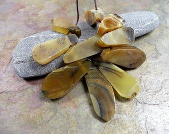 Natural Amber Sardonix Agate Beads. 10 Large Graduated Drops  012343