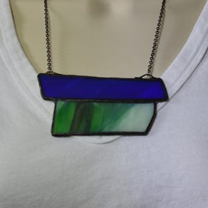 Handgefertigte Glasmalerei Anhänger: Einzigartiger Glasschmuck