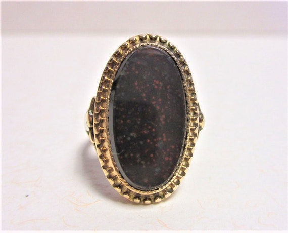 Gr 54 Solid 15 kt Gold and Bloodstone Signet Ring