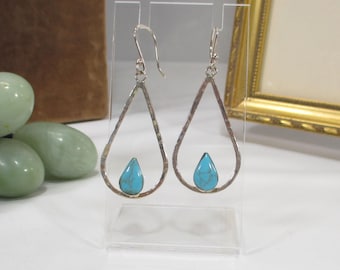 Pendientes colgantes martillados de plata esterlina y turquesa de Taxco, Gr 209