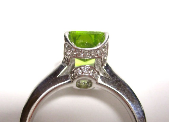 Gr 73 14K Gold, Peridot and Diamond Solitaire Sta… - image 4