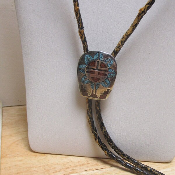 Gr 144 Zuni or Navajo Inlaid Sterling Silver Sunface Bolo Tie