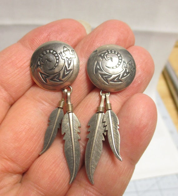 Gr 69 Hopi Sterling Silver Lizard and Feather Dro… - image 2