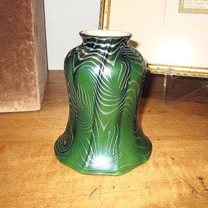 OP 2 Iridescent Art Glass Molded Lily Lamp Shade King Tut Pattern