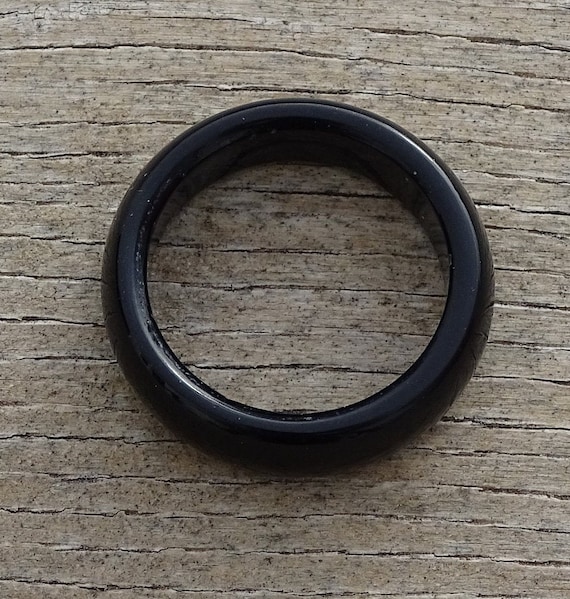 Black agate ring crystal ring agate band ring stone ring black agate finger ring black onyx ring rocks stones gems minerals gemstone ring