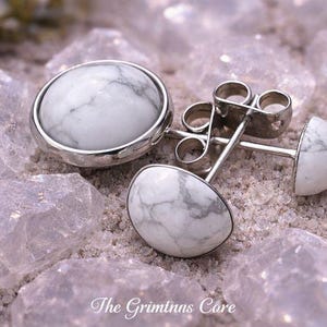 Weiß Howlith Ohrstecker - Hypoallergener chirurgischer Stahl - Boho Geschenk - Beruhigend, Stressabbau