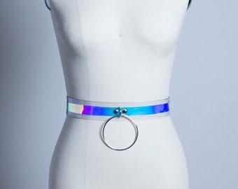 Cinturón Holográfico O - Cinturón con Anillo O - Vinilo Iridiscente - PVC Transparente - Anillo O Grande - Cinturón - Pastelgoth - Moda Festivalera - Magia Arcoiris