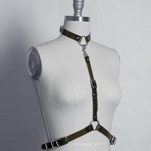 ARNÉS ESBELTO - Cinturón de arnés gótico fino - Vinilo PVC transparente - Gargantilla - Estilo minimalista - Nugoth - Moda alternativa - Cuero vegano imagen 5