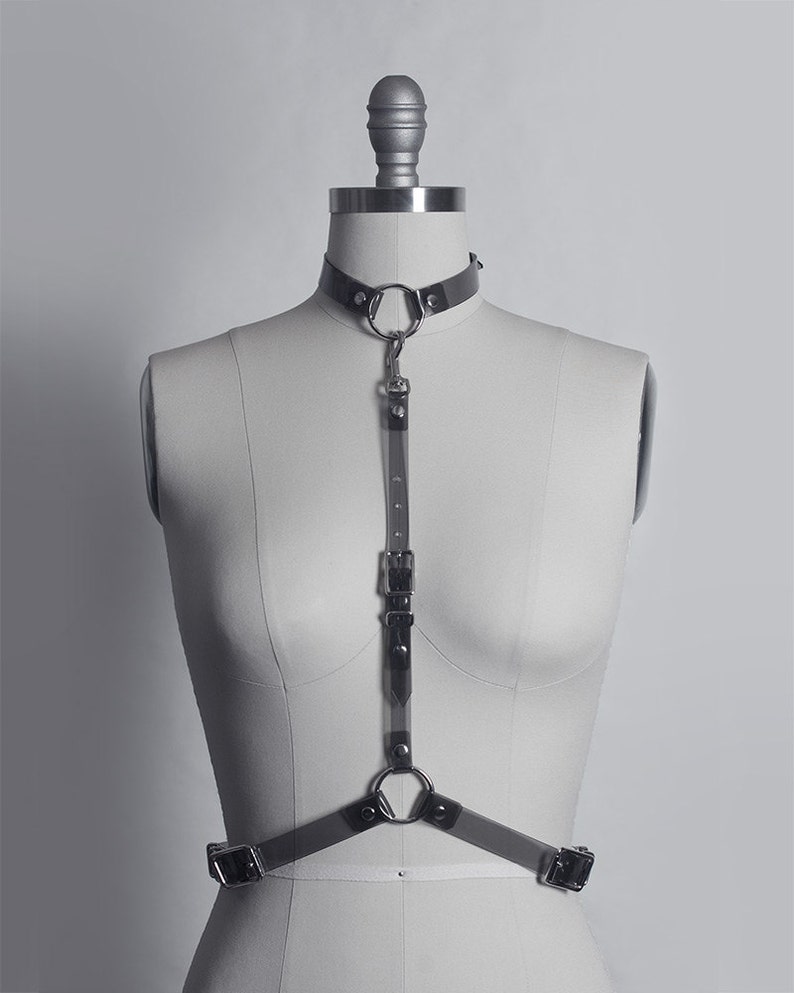 ARNÉS ESBELTO - Cinturón de arnés gótico fino - Vinilo PVC transparente - Gargantilla - Estilo minimalista - Nugoth - Moda alternativa - Cuero vegano Translucent Smoke