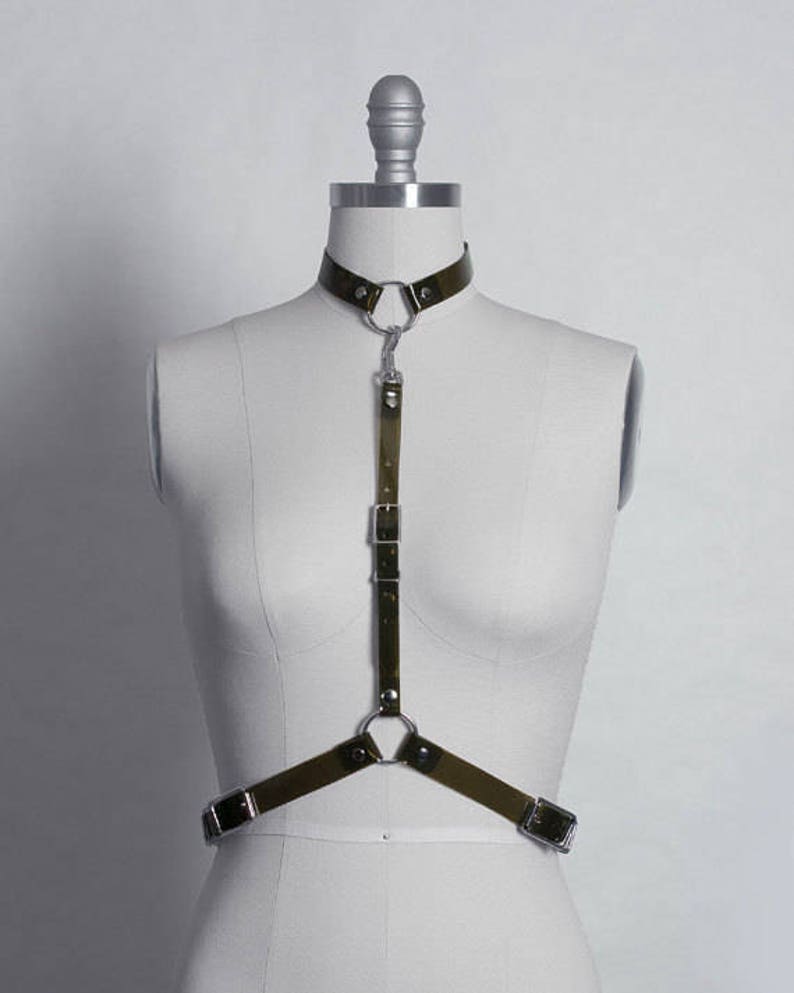 ARNÉS ESBELTO - Cinturón de arnés gótico fino - Vinilo PVC transparente - Gargantilla - Estilo minimalista - Nugoth - Moda alternativa - Cuero vegano Translucent Olive