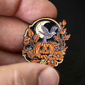 Vintage Spooky Pumpkin Ghost Bat Horror Lapel Accessory