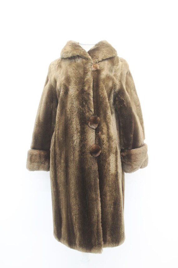 素晴らしいブラウンのシアードラクーンファーコートジャケット